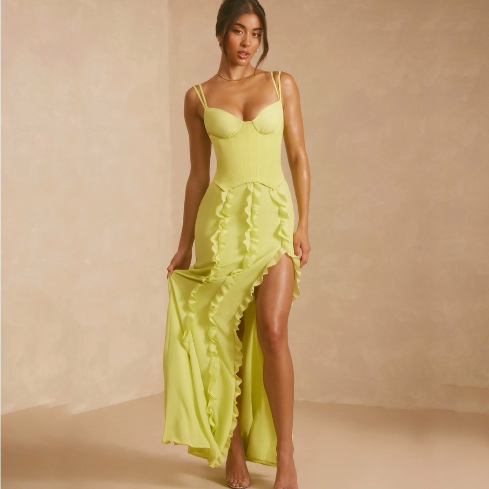 *NWT* *Never Worn* Oh Polly Perrine dress / yellow
